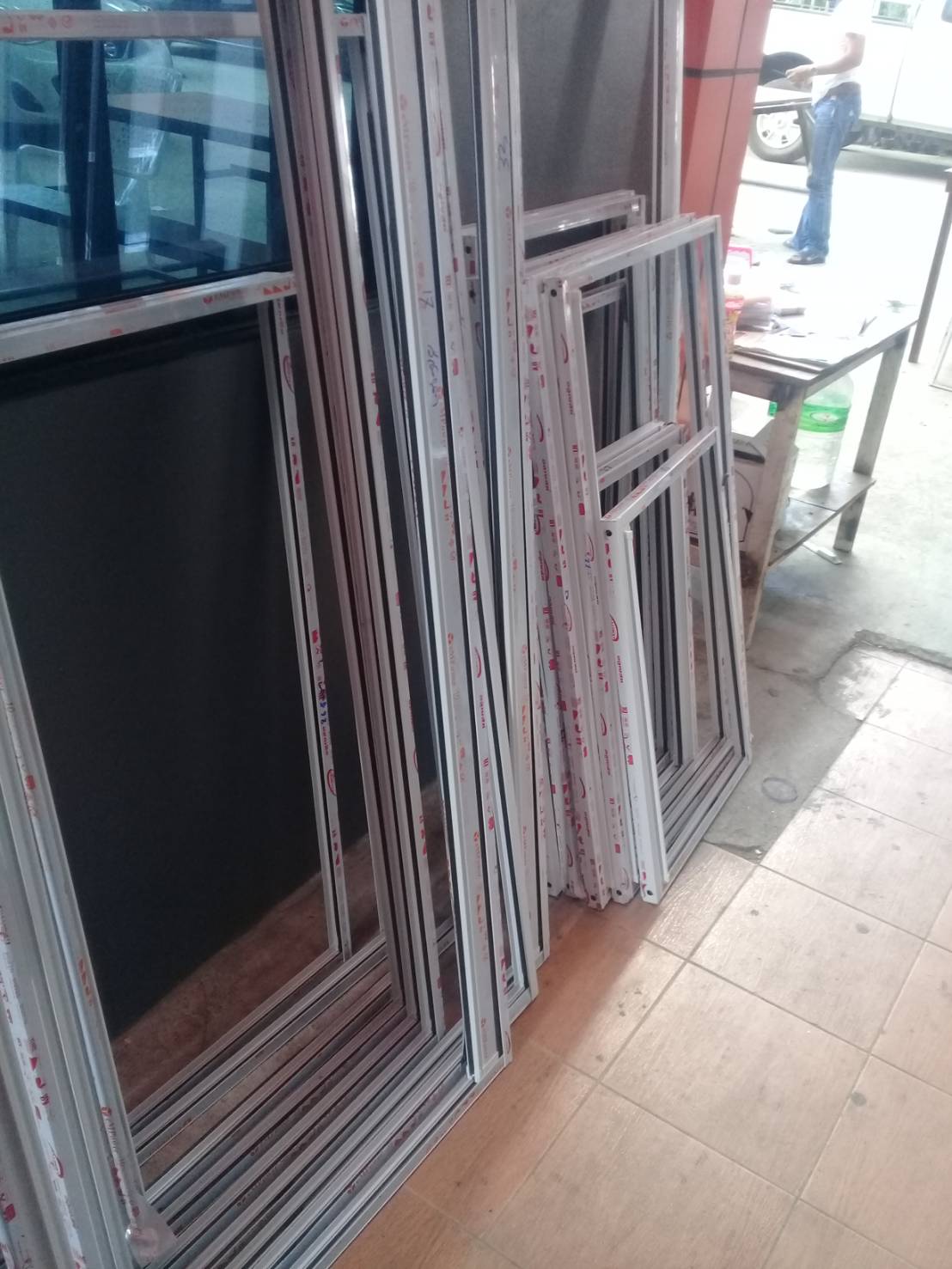   ST Home design รับเหมาติดตั้งมุ้งลวด มุ้งลวด มุงจีบ มุ้งลวดแบบจีบ มุ้งลวดแบบม้วน รูปที่ 5
