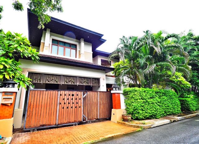 HS1040:House For Sale Siritara Ekkamai-Raminta 90 Sqw. Price 22,000,000 MB!!! รูปที่ 1