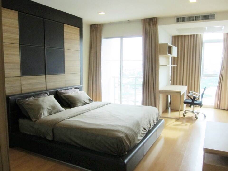 Room for rent Nusasiri Grand Condo 48000THB 50m from BTS Ekkamai ref-dha180849 รูปที่ 1