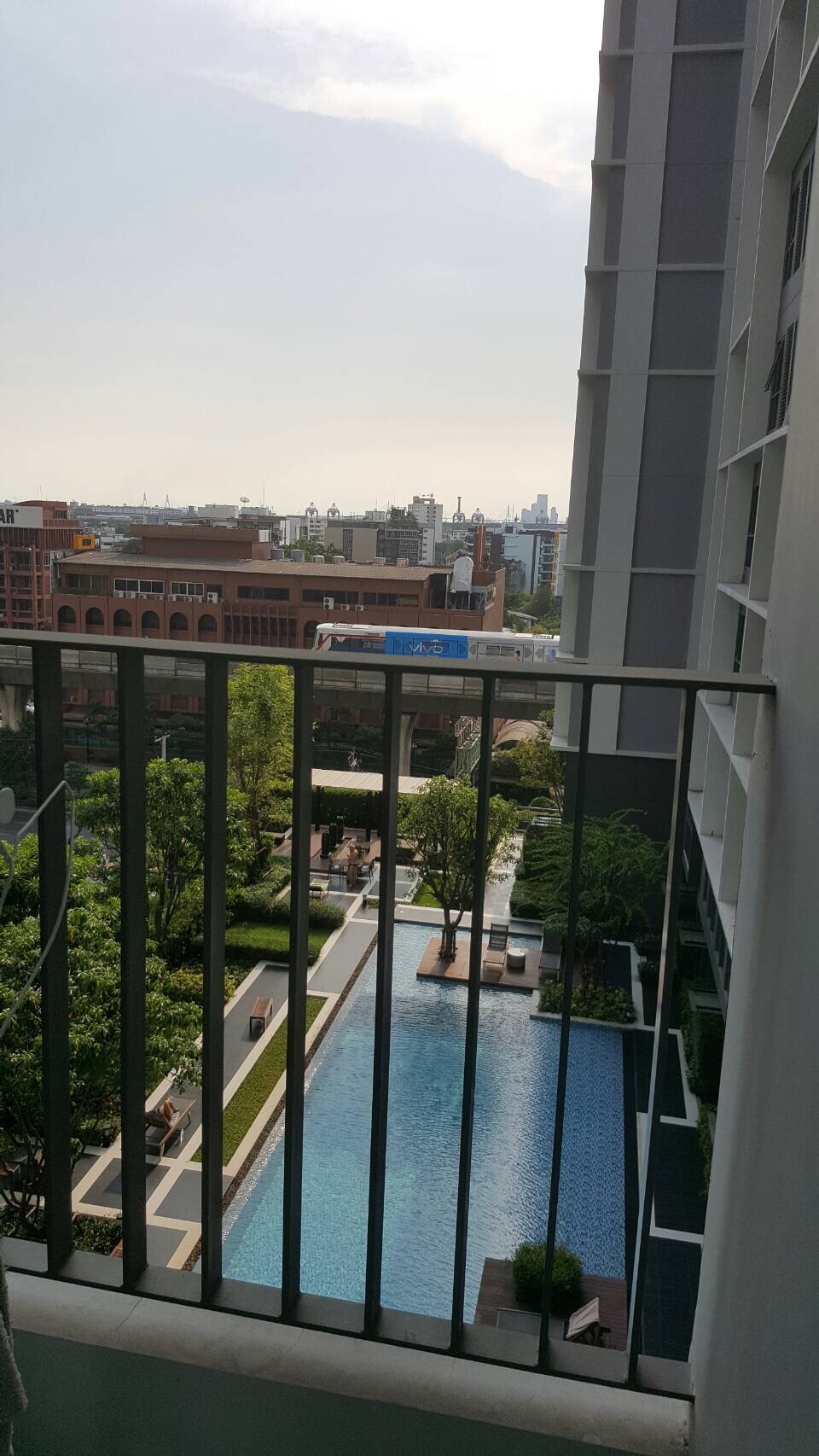 POOL VIEW Ideo Mobi Sukhumvit Rent-14K Studio 22sqm 150m from BTS On-Nut ref-dha180903 รูปที่ 1