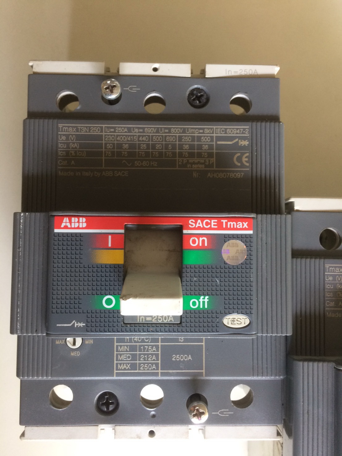 ขาย เมน เบรกเกอร์ Main Breaker ABB Sace Tmax T3N 250 สามเฟส 3P 200-250A แอมป์ มือสอง สภาพดี ราคาถูก รูปที่ 3