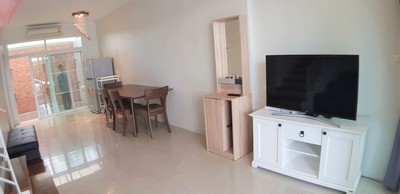 For rent!! Townhome Baan Klang Muang Srinakarin, Fully Furnished, Beautiful Decoration รูปที่ 1