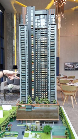 ขายดาวน์คอนโด C Ekkamai (High Rise สูง 44 ชั้น)           รูปที่ 1