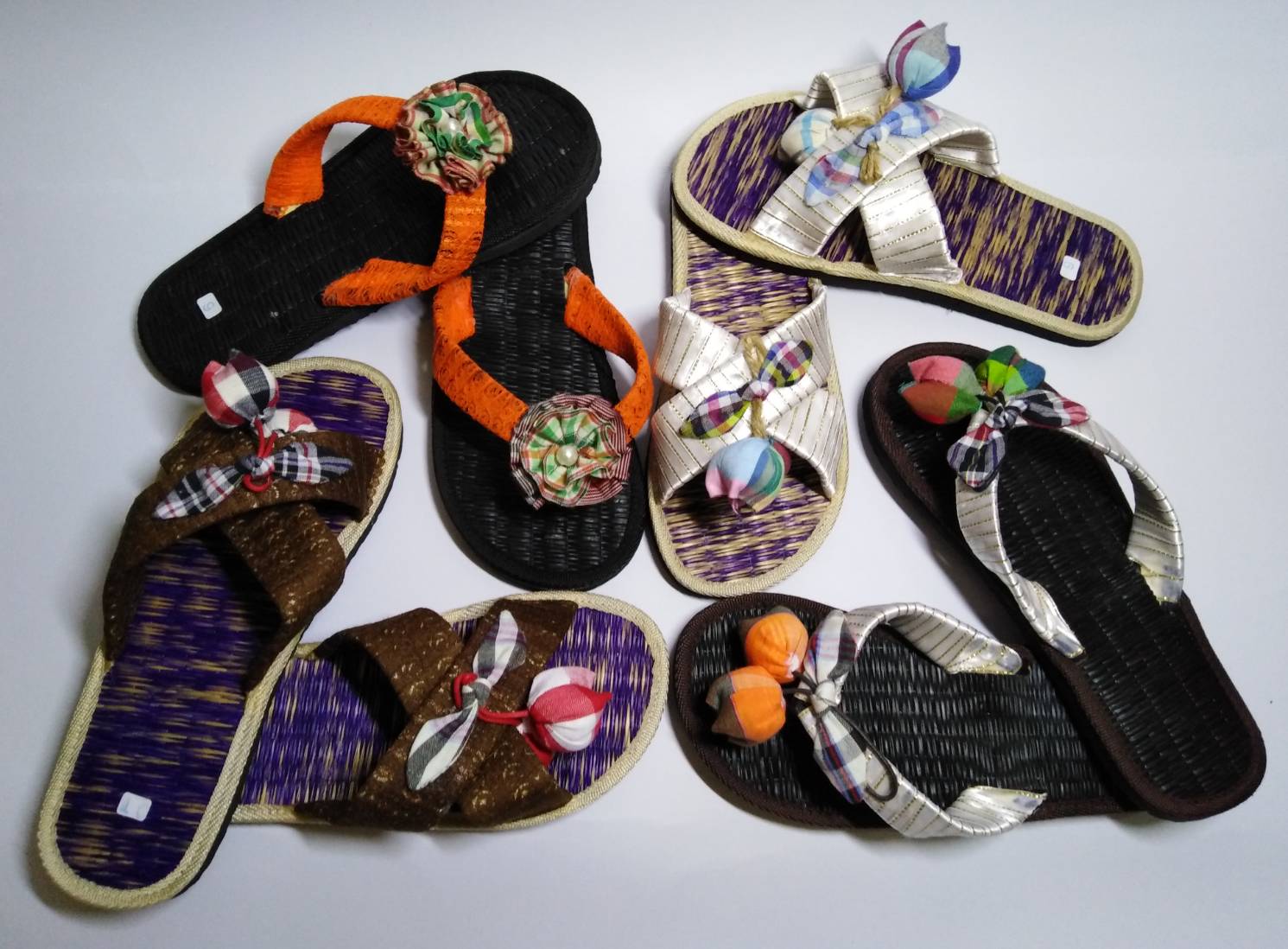 รองเท้าแตะ รองเท้าเสื่อกก เป็นสินค้า Handmade รองเท้าสานแต่งสวยชิคๆ sandal slipper weaveshoe sandalbeach สนใจเป็นงานส่งทักได้ค่า 😃😃 0834365351  รูปที่ 1