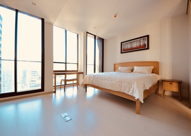 Condo for RENT	ให้เช่าคอนโด	Noble Ploenchit	72000 บาท	2 นอน	70.56 ตรม รูปที่ 1