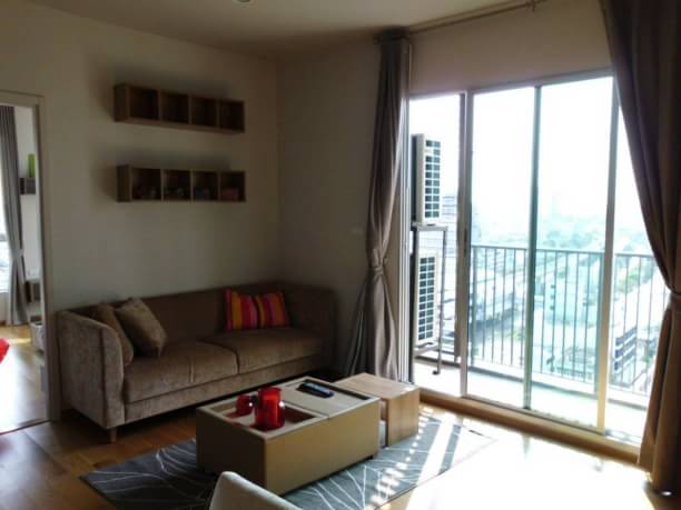 For Sale : Hive Taksin, near BTS Wongwienyai, Corner unit, Pool view รูปที่ 1