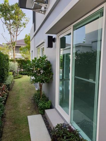 HS 896 ขายบ้านเดี่ยว 2 ชั้น หมู่บ้านมัณฑนา ศรีนครินทร์ ร่มเกล้า ใกล้สนามบินสุวรรณภูมิ รูปที่ 1