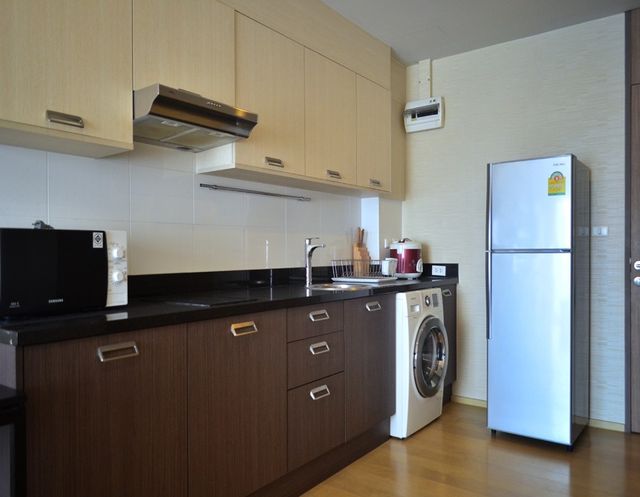 Condo for Sale with Tenant : Noble Refine 52 sqm 1 Bedroom, 1 Bathroom รูปที่ 1