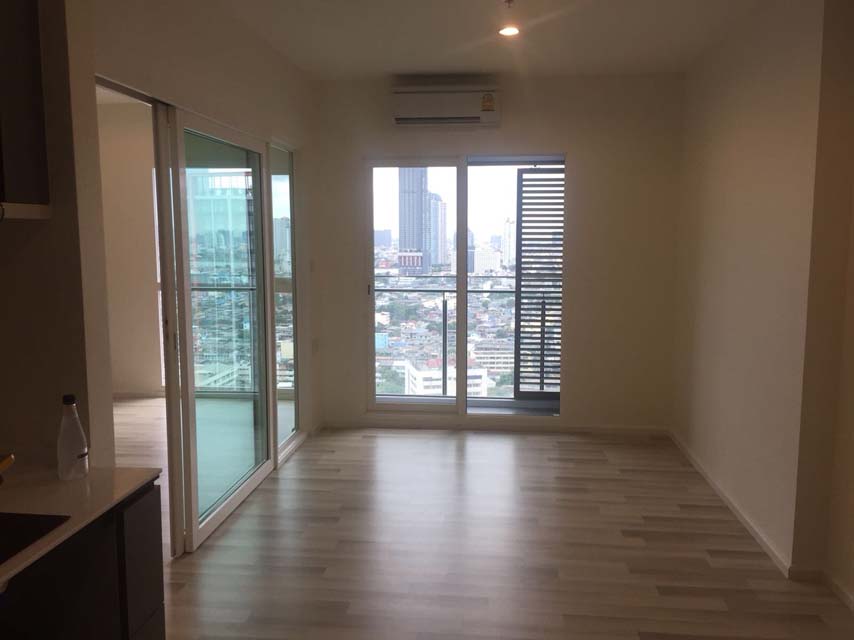 For rent 1 bed at The key Sathorn charoenrat near BTS Surasak รูปที่ 1