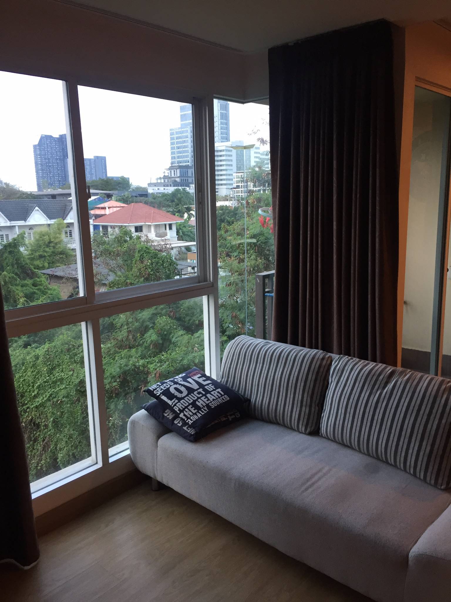 RENT 15k, The Light New York, 2bed 1bath 42sqm, 850m from BTS Punnawithi ref-dha190202 รูปที่ 1
