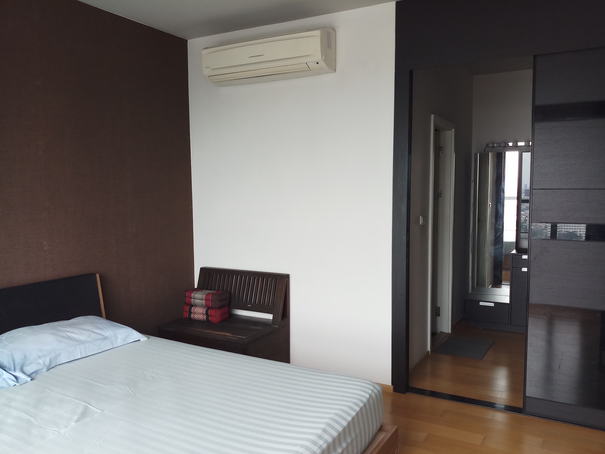 Condo for Rent at Hive Sathorn 50 Sq.m.1 Bedroom Fully Furnished รูปที่ 1