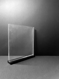 อะคริลิคสอดกระดาษ ฐานทรงสี่เหลี่ยมผืนผ้า ขนาด 17 x 18 cm