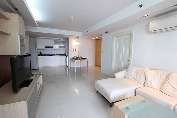 เช่าด่วน คอนโด Las Colinas สุขุมวิท ซอย 21  แบบ 2 ห้องนอน **For Rent** A Nice 2 Bedroom Unit right near MRT Sukhumvit รูปที่ 1
