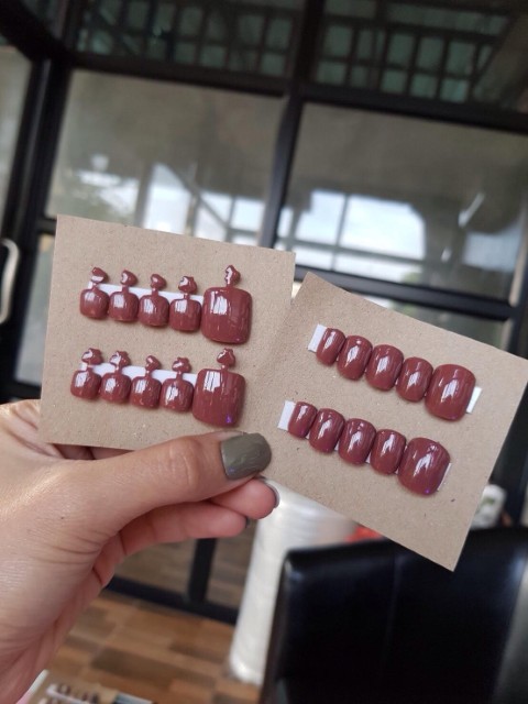 จำหน่ายเล็บปลอมเจลแท้ 100 สีคงทนไม่มีลอก สีเล็บวาวสวยมาก  ติดทนนาน 2 3 อาทิตย์ รูปที่ 3