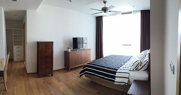 เช่าด่วน คอนโด Hyde สุขุมวิท ซอย 13  แบบ 2 ห้องนอน ใกล้ BTS นานา **For Rent** -- A  2 Bedroom Unit for Rent in NaNa Area รูปที่ 1