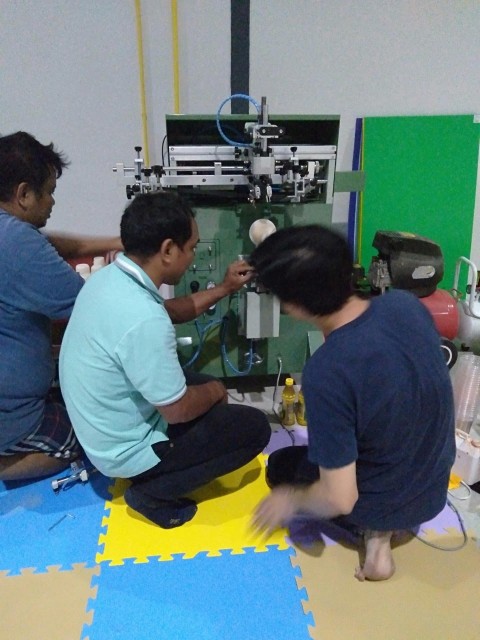 จำหน่ายเครื่องสกรีนวัสดุผิวโค้ง,เครื่องสกรีนวัสดุผิวเรียบ เครื่องสกรีนระบบแพด  เครื่องสกรีนแก้ว รูปที่ 6