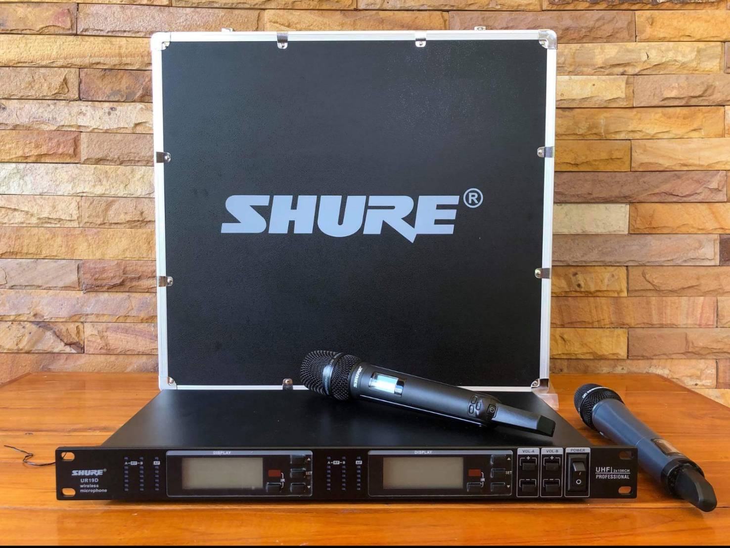 ขายไมล์โครโฟน ไมล์ลอย Shure , Sennheiser เป็นไมล์ที่นักร้องนิยมใช้กัน ดูดซับเสียงดีมาก ให้มิติเสียงได้ไพเราะมาก ร้องแล้วไม่เหนื่อย รูปที่ 2