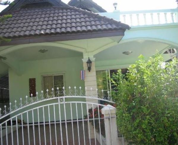 House for rent fully furniture 2 bed 2 bath and aircondition there is a garage รูปที่ 1