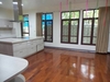 รูปย่อ ให้เช่า บ้านเดี่ยว หลังใหญ่ พร้อมสวนและสนาม ใน สุขุมวิท 71 For Rent Single house with garden in Sukhumvit 71 รูปที่2