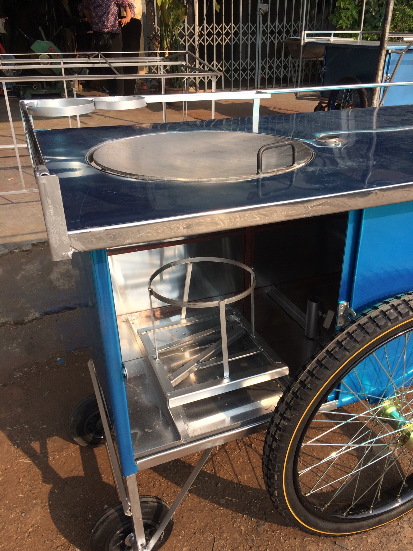 รถเข็นขายโรตี ขนาด75x130ซม.พื้นบนบุแผ่นแสตนเลส รูปที่ 2