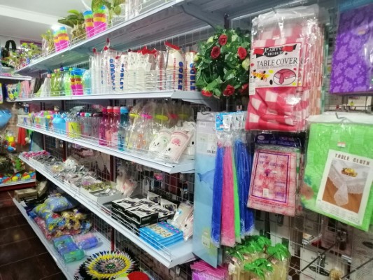 จำหน่ายสินค้าราคาถูกเริ่มต้นที่ 15 บาท อาทิ เครื่องสำอาง เครื่องประดับ เครื่องครัว รูปที่ 6