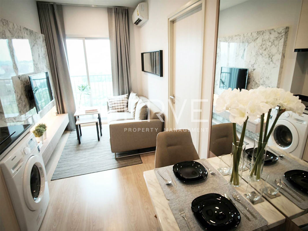 Condo Close to MRT Thailand Cultural Centre Station 80 m., Noble Revolve Ratchada รูปที่ 1