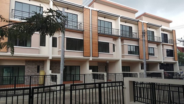 ให้เช่า ทาวน์โอม3ชั้นINFINITY บ้านกล้วย-ไทรน้อย  บางบัวทอง  12500 บาท รูปที่ 1