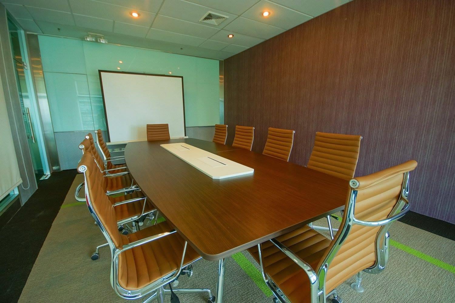 Linuxx Serviced Office for Rent Near BTS ASOKE EXIT 3 รูปที่ 1