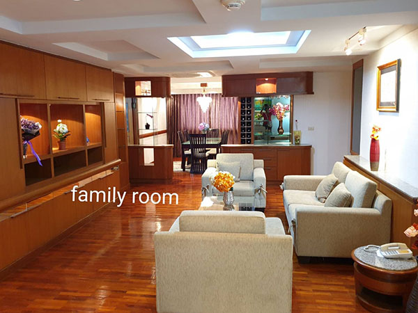 คอนโด President Park สุขุมวิท 24 ห้องกว้างมาก แบบ 3 ห้องนอน พร้อมห้องแม่บ้าน A Spacious 3 Bedroom Unit with a Maid Quarter at a Family Friendly Condominium รูปที่ 1