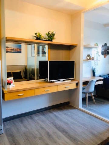 The Trendy Condo fully furnished peaceful ready to move in BTS Nana รูปที่ 1