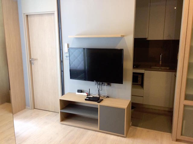 M Thonglor 10 clean fully furnished peaceful beautiful view Ekkamai BTS station รูปที่ 1