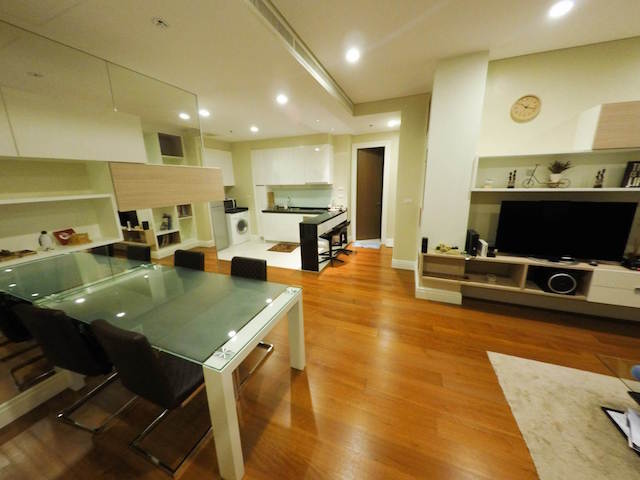 Bright Sukhumvit 24 beautiful view 11th floor fully furnished BTS Phrom Phong รูปที่ 1