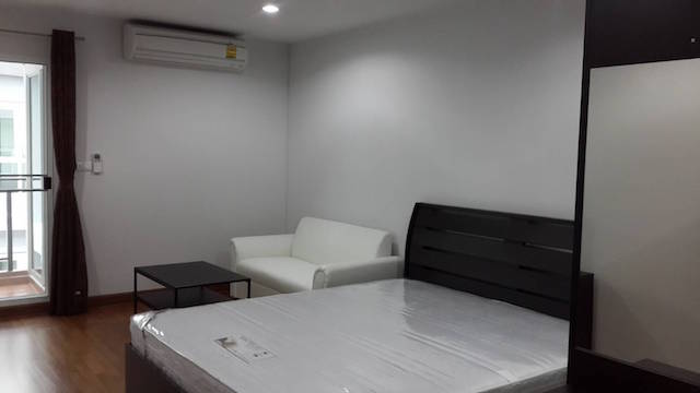 Regent Home 22 Sukhumvit 85 clean private fully furnished BTS Onnut รูปที่ 1