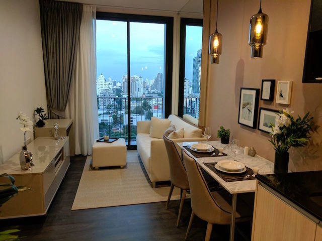 Edge Sukhumvit 23 for sale fully furnished BTS Asoke MRT Sukhumvit รูปที่ 1