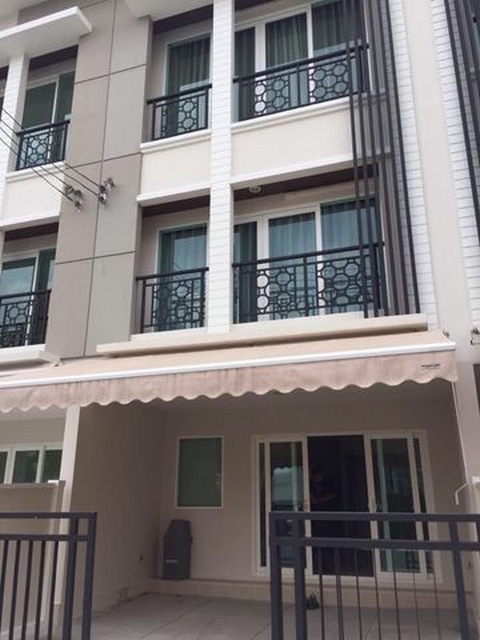 Home For Rent บ้านกลางเมือง พระราม9 เลียบมอเตอร์เวย์ มีเฟอร์นิเจอร์ ให้เช่า รูปที่ 1