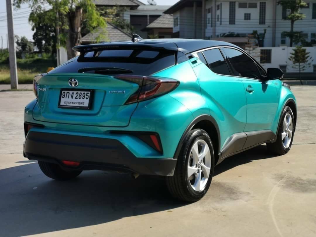 ขายรถหรู TOYOTA C-HR 1.8 HYBRID HI สีเขียว  เกียร์ออโต้ ปี 2019 ราคาพิเศษสุดคุ้ม รูปที่ 1