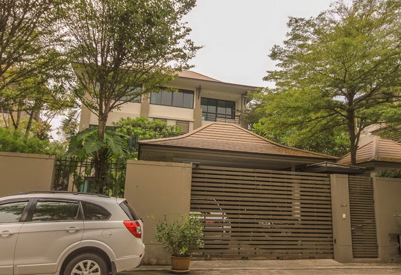 (เช่า) FOR RENT HOUSE PRIVATE POOL SUKHUMVIT 49 / 3 beds 4 baths / 100 Sqw.**170,000** Private Pool. รูปที่ 1