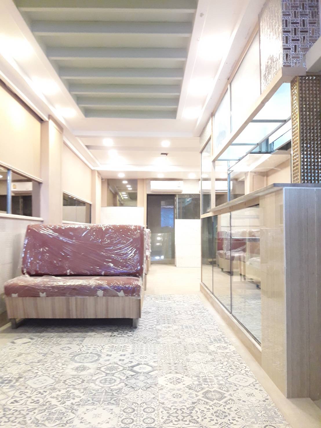  ให้เช่าบูติคเซอร์วิสอพาร์ทเม้นท์หรือ HOME OFFICE ใจกลางเมือง วิววัดบวรสวยมาก ใกล้ถนนข้าวสาร ราคาเริ่มต้นที่ 6,900 บาท/เดือนเท่านั้น รูปที่ 3