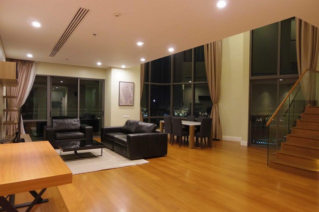 High Floor 3-Bedroom Duplex for rent at Bright Sukhumvit 24 รูปที่ 1