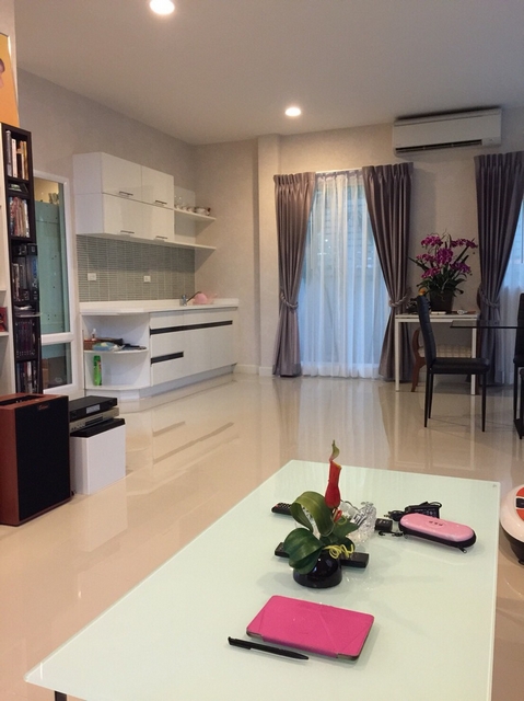 For RENT บ้านเดี่ยวBangkok Boulevard รัชดา-รามอินทรา3 มีเฟอร์นิเจอร์ 4 ห้องนอนพร้อมอยู่ รูปที่ 1