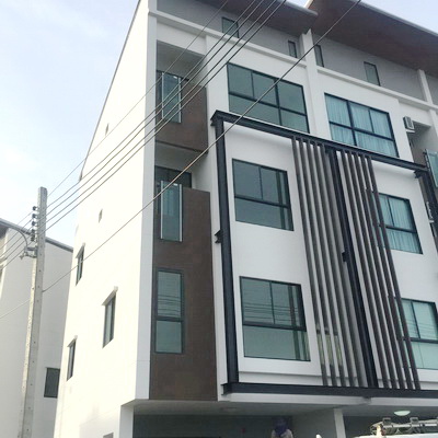 (เช่า) FOR RENT TOWNHOME IFIELD BANGNA / 3 beds 3 baths / 32 Sqw. 30,000 CLOSE MEGA BANGNA รูปที่ 1