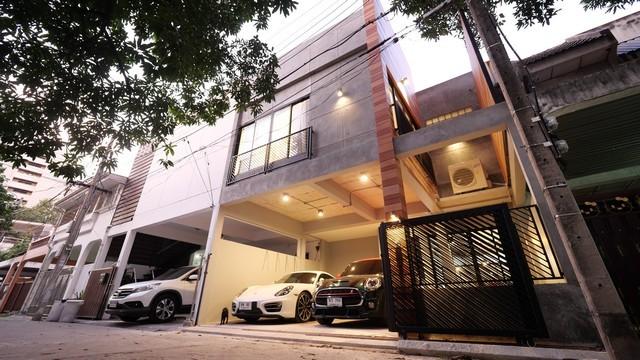 ให้เช่าทาวน์โฮม 2ชั้น สุขุมวิท49 ตกแต่งครบ style modern loft ใกล้ BTS พร้อมพงษ์ เเละ BTS ทองหล่อ รูปที่ 1