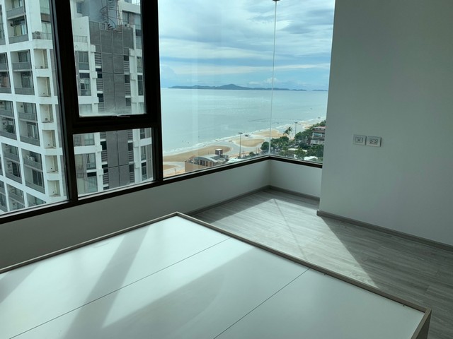 คอนโด พัทยา ห้องอยู่อาศัย AERAS Beachfront Condominium Pattaya รูปที่ 1