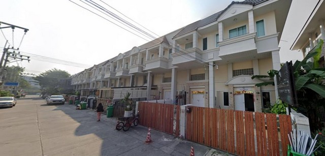 For Rent ทาวน์เฮ้าส์ 2 ชั้นครึ่ง 2 หลัง หลังมุม เล่นระดับ หมู่บ้านวิดาภาพาร์ค รูปที่ 1