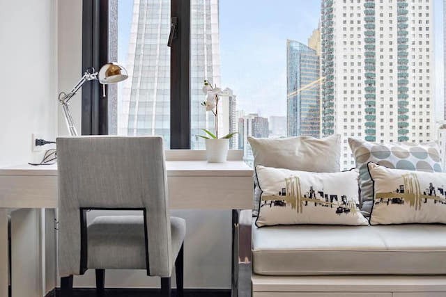 Edge Sukhumvit 23 luxury convenient peaceful 15th floor BTS Asoke รูปที่ 1