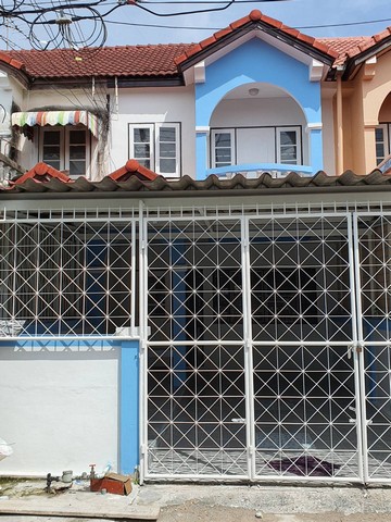ขายด่วนทาวน์เฮ้าส์ หลังโรงพยาบาลชลบุรี หมู่บ้านเพชรทวี พื้นที่ 22 ตรว บ้านสวยพร้อมแต่งใหม่ รูปที่ 1