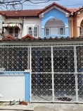 ขายด่วนทาวน์เฮ้าส์ หลังโรงพยาบาลชลบุรี หมู่บ้านเพชรทวี พื้นที่ 22 ตรว บ้านสวยพร้อมแต่งใหม่