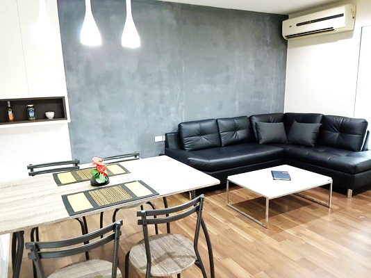 (เช่า) FOR RENT THE ROOM SUKHUMVIT 79 / 2 beds 1 bath / 60 Sqm. 20,000 CLOSE BTS ONNUT รูปที่ 1