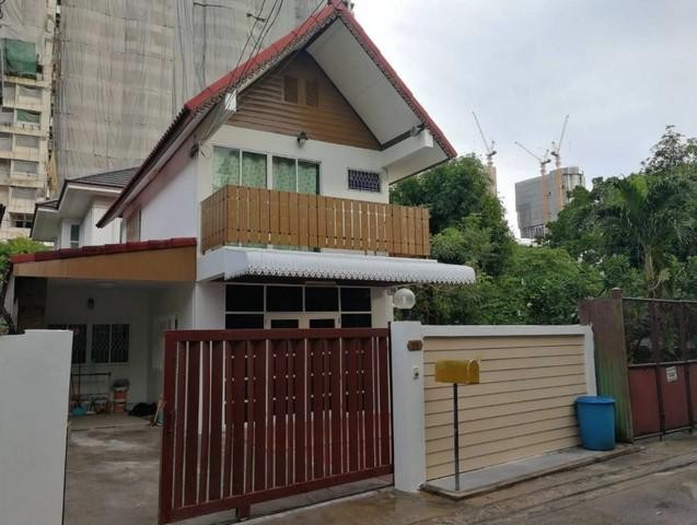 บ้านให้เช่าบ้านเดี่ยว 2 ชั้น ในซ.พหลโยธิน 24 ในเนื้อที่ 30 ตร.วา 2 ห้องนอน 2 ห้องน้ำ รูปที่ 1