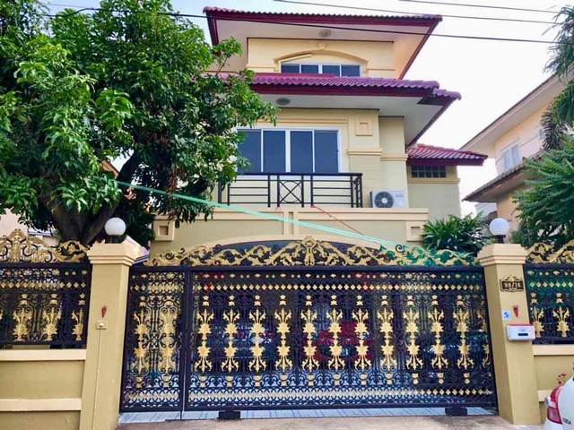 ให้เช่าบ้านเดี่ยว3ชั้น หมู่บ้านกรองทอง ศรีนรินทร์ พร้อมเฟอร์ฯส่วน ใกล้โรงเรียนนานาชาติไทย-สิงคโปร์ รูปที่ 1